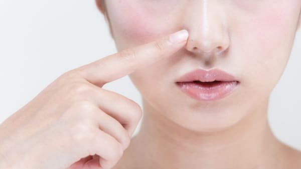 Comment dégonfler le nez après rhinoplastie esthétique ?